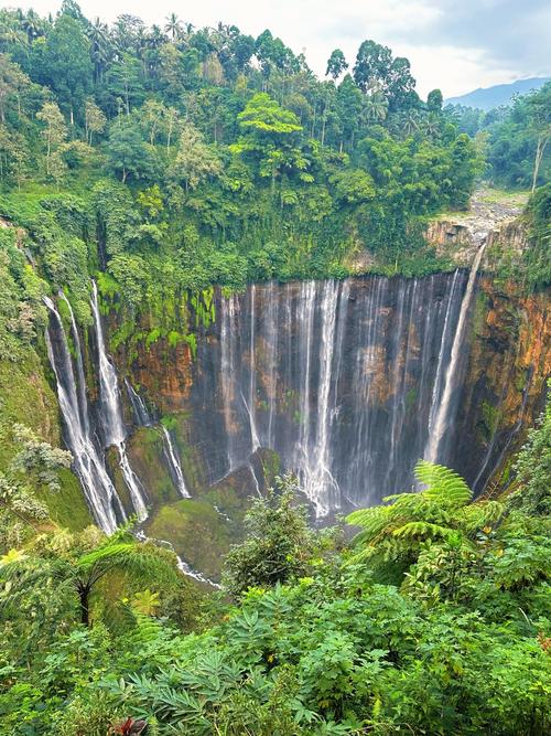 dede图片瀑布模板